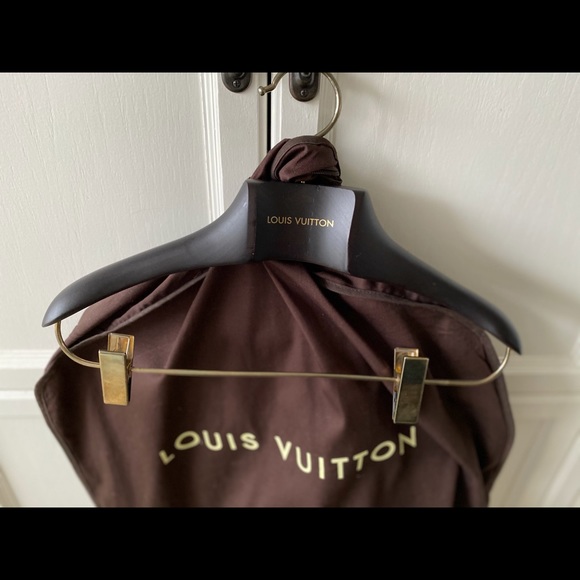 LOUIS VUITTONGarment Bag & Walnut Garment Hanger - Picture 3 of 10